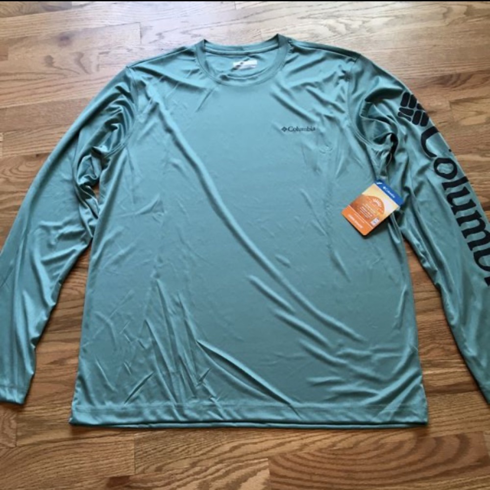 BRAND NEW men's columbia athletic shirt